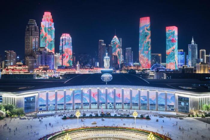 柬埔寨首相洪玛奈乘机抵达天津 出席2025年上合组织峰会