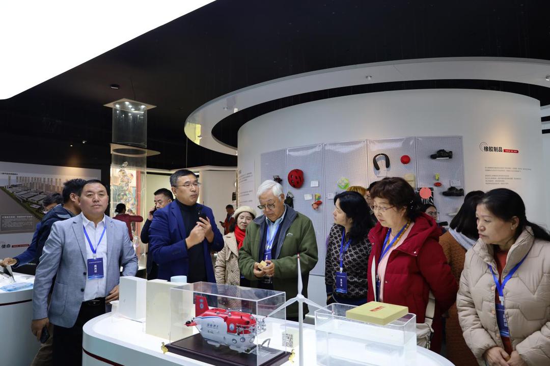 海外华媒中原见证:圣莱特技术创新,掀起空心玻璃微珠产业变革浪潮