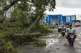 台风“凤凰”已致菲律宾6人死亡 逾235万人受灾