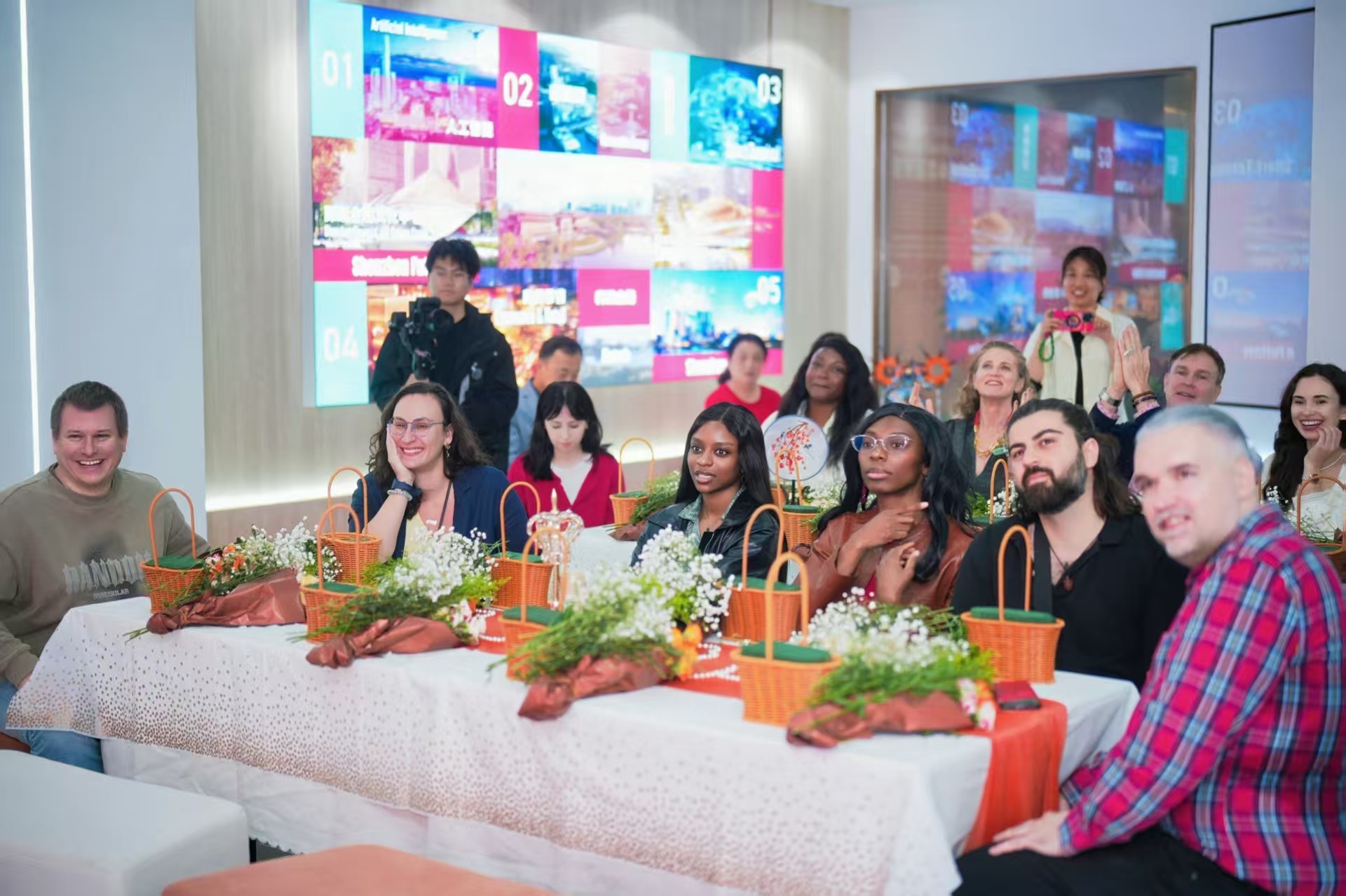 香蜜湖畔鬧元宵 四海同心迎盛會