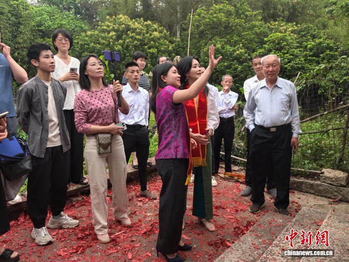 新加坡侨领章芳琳后人返乡谒祖溯源